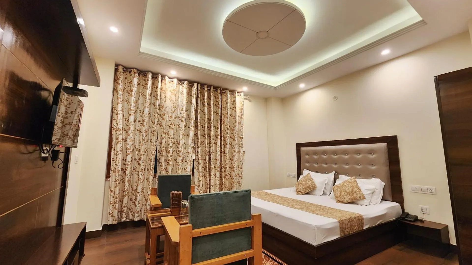 Royal Cedar Bnb Simla 0*, Shimla