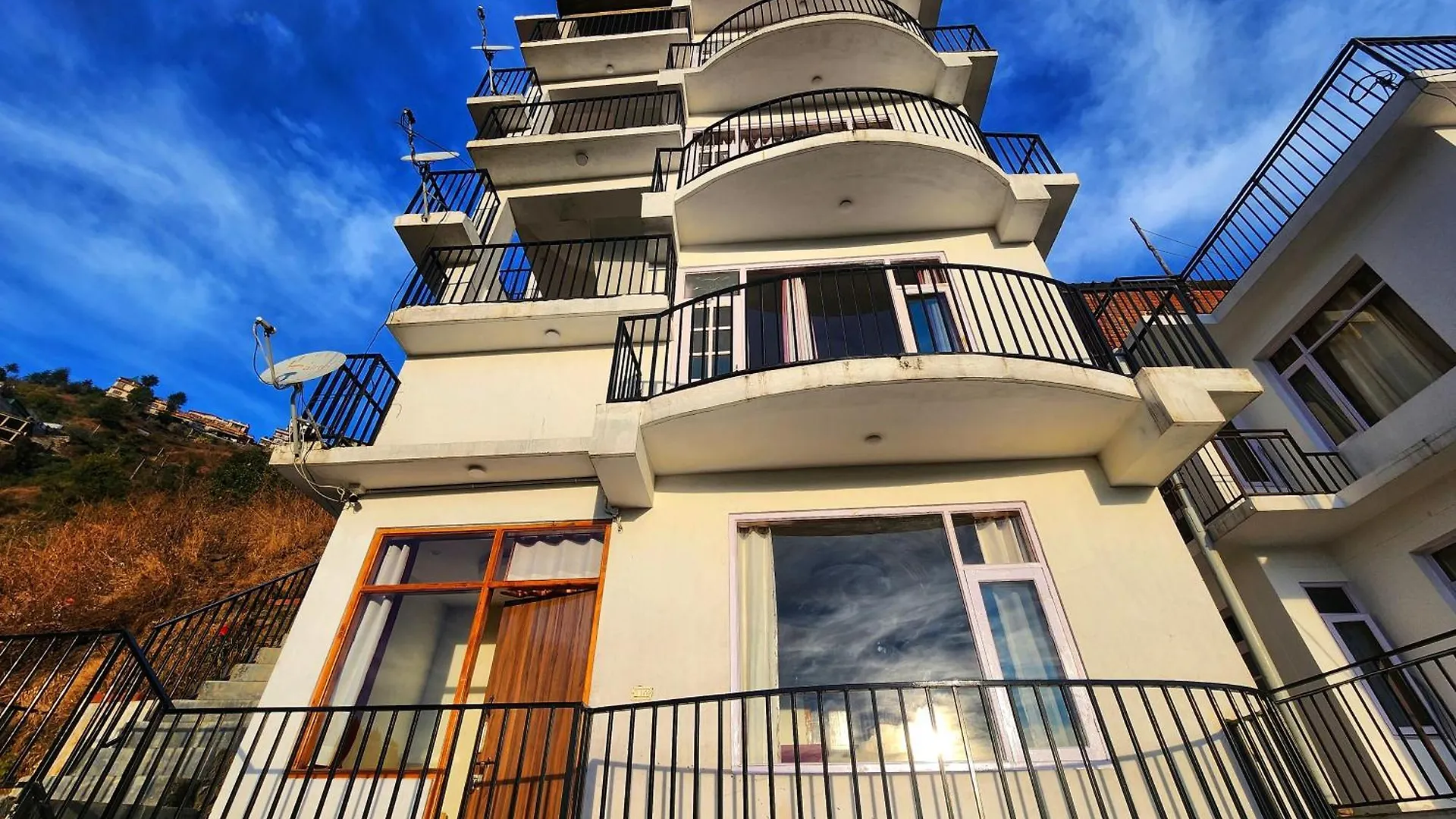 Royal Cedar Bnb Simla Shimla